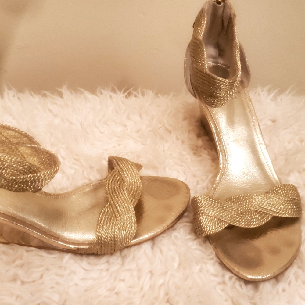 Adrianna Papell Adelaide (Platinum Metallic Rope) Women's Wedge Shoes size 8